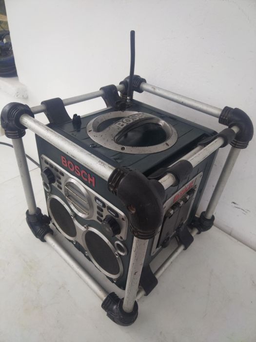 Зарядно/Радио GML 24V-CD BOSCH 
Радио BOSCH за строителни обекти 
0601