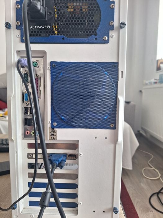 Vând desktop procesor Intel Core 2 Duo