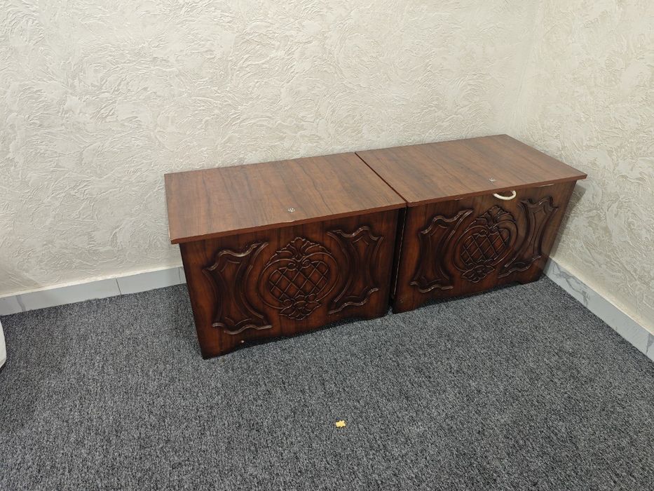 Shkaf sotiladi karvat bilan sandiq tekinga