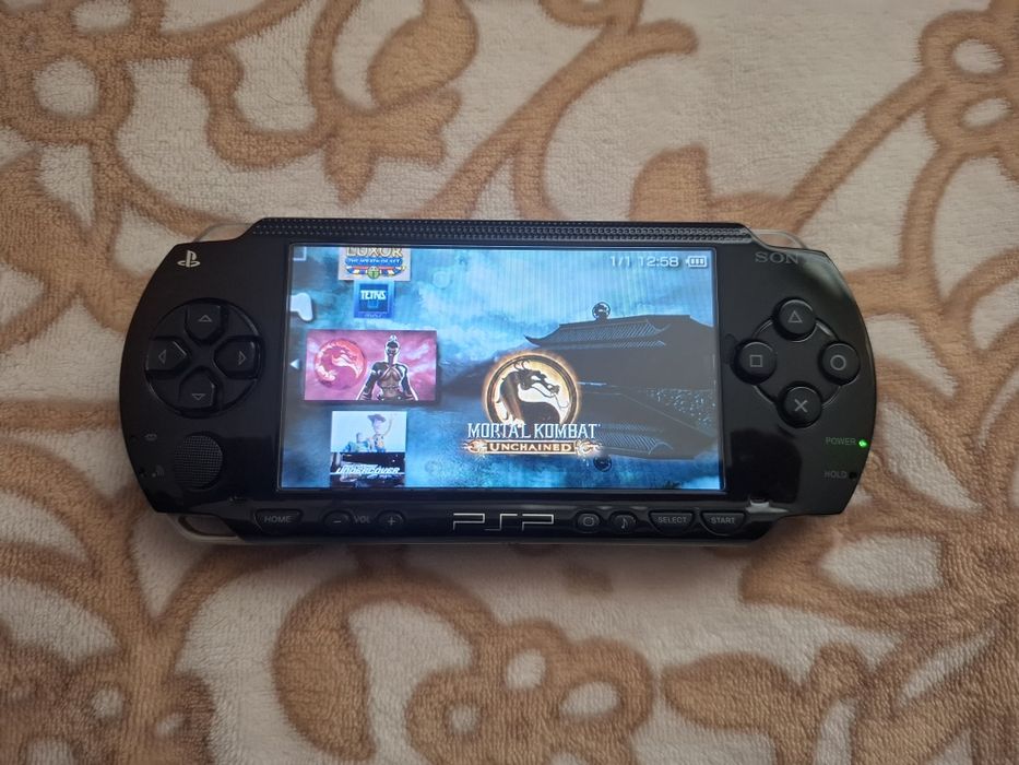 SONY PSP в хорошем состоянии