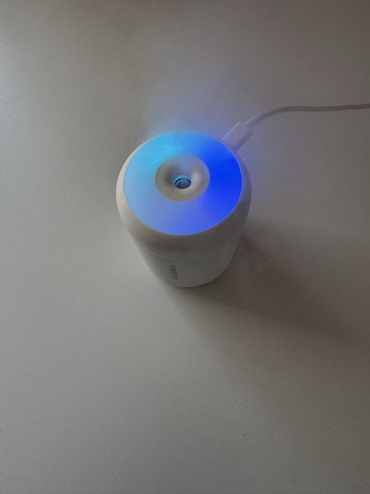 Umidificator cu lumini LED ambientale