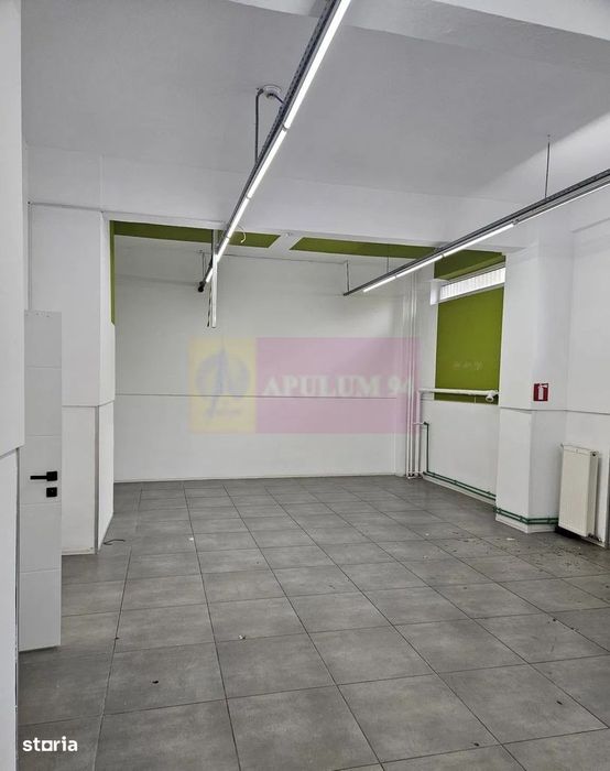 Spatiu comercial Calea Serban Voda, 261 mp, vitrina 20ml, stradal