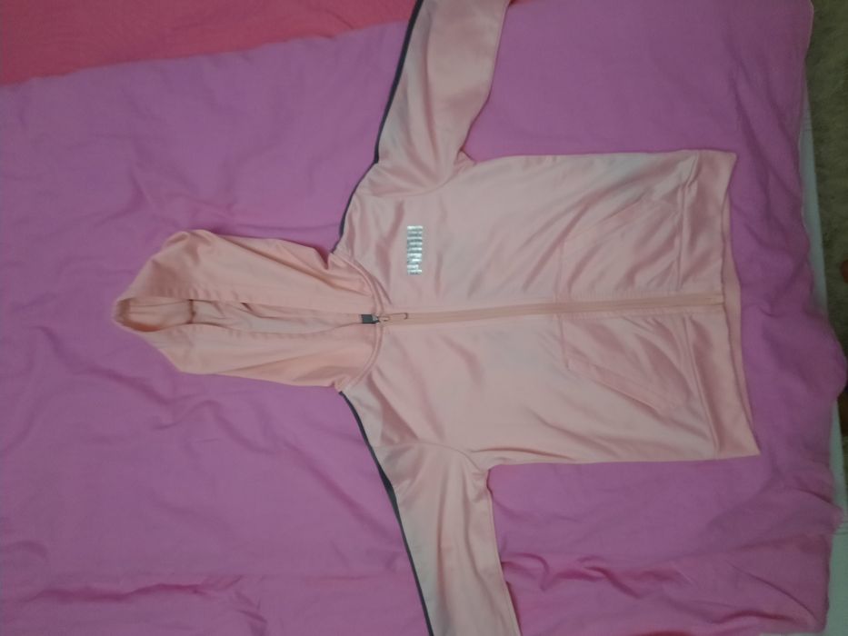 Jerseu puma și Nike în stare impecabilă marime 8,9 ani