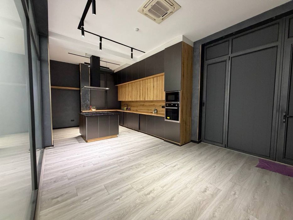 Здание Grand Mir Hotel 580 м2