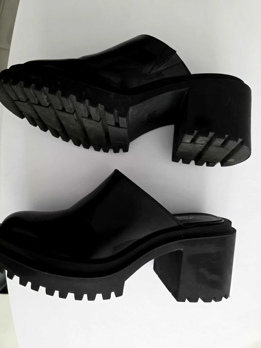 ZARA кожено сабо