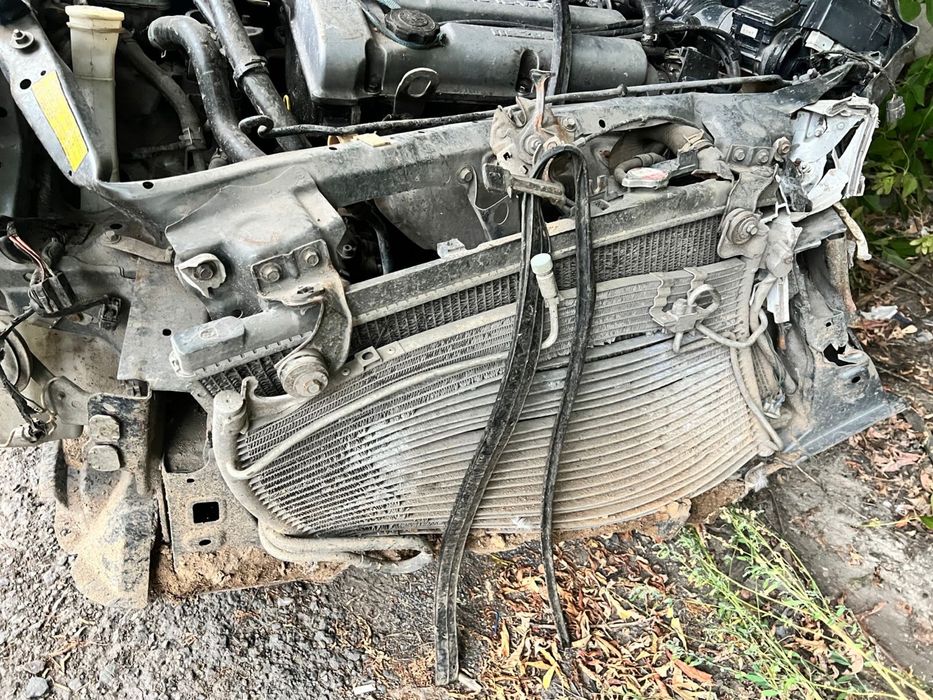 Мазда 323 в аварийном состоянии