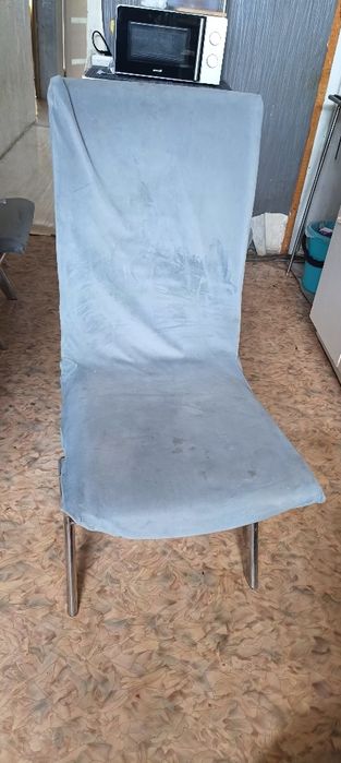 Стулья металической ножкой