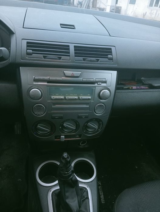 Vând autoturism Mazda 2