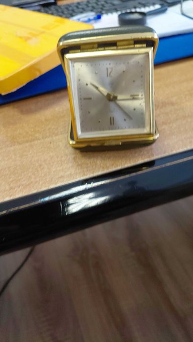 Запазени часовници будилници в добро състояние работещи