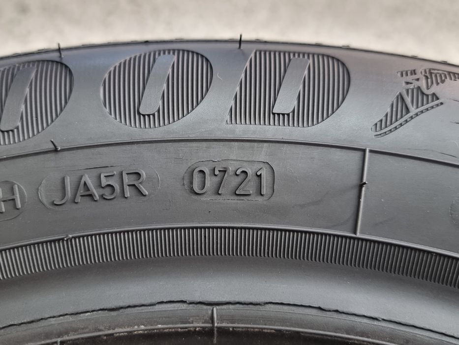 205/55/15 Goodyear 2Броя: 90€ 8.5мм като Нови