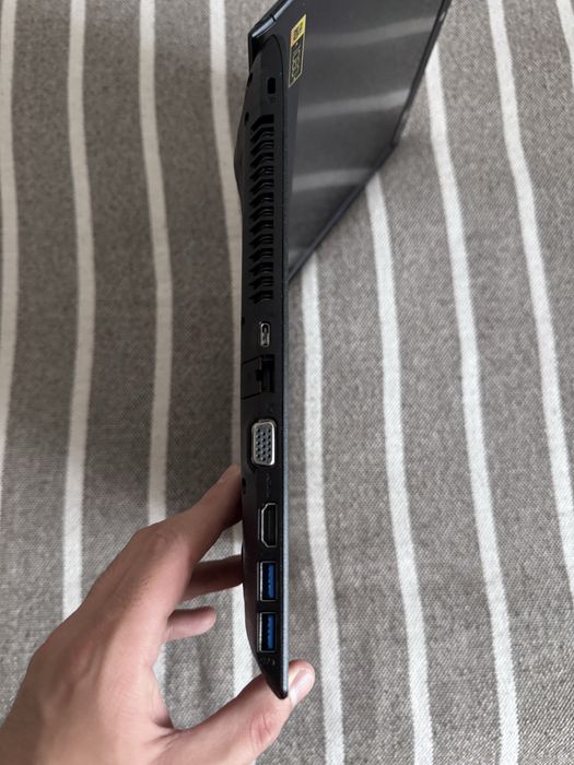 Acer Aspire E15 (E5-575) / Идеальное состояние / Полный комплект