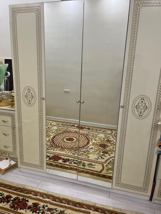 Спальный гарнитур