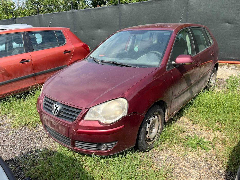 Dezmembrez VW Volkswagen Polo 9N facelift 1,4 benzina visiniu 2007