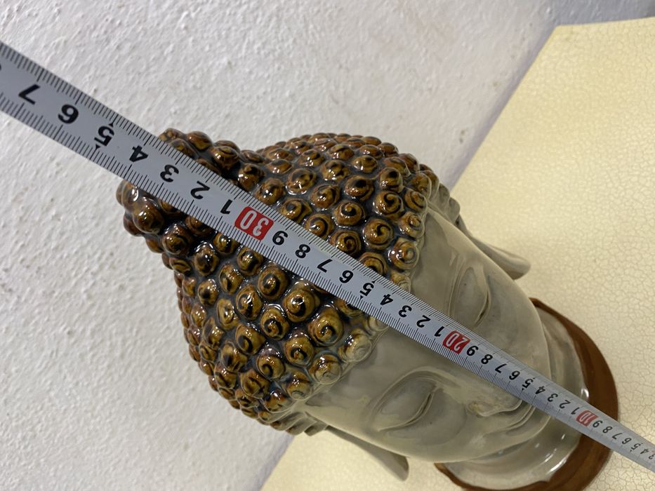 Порцеланов бюст буда