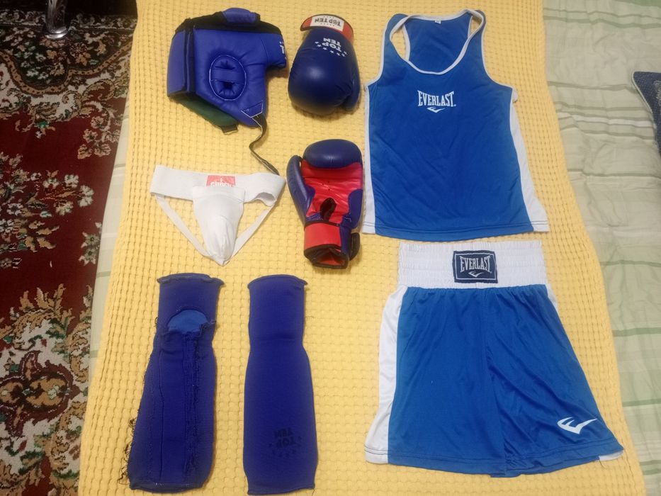 Продам кастюм для Кик Боксинга