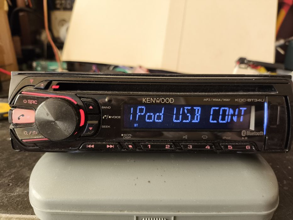 Kenwood KDC-BT35U CD/USB тунер с Bluetooth и директно управление на iPod, Siri Voice