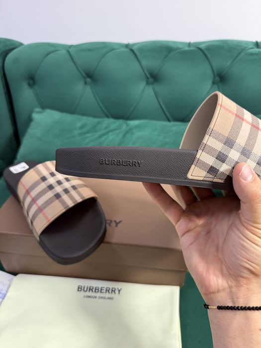 Papuci Slapi Burberry Full Box colectie noua 2025