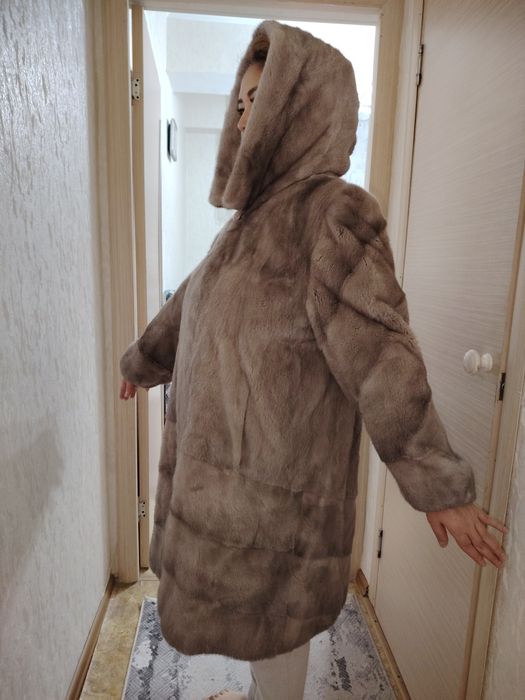 Продам Норковую шубу