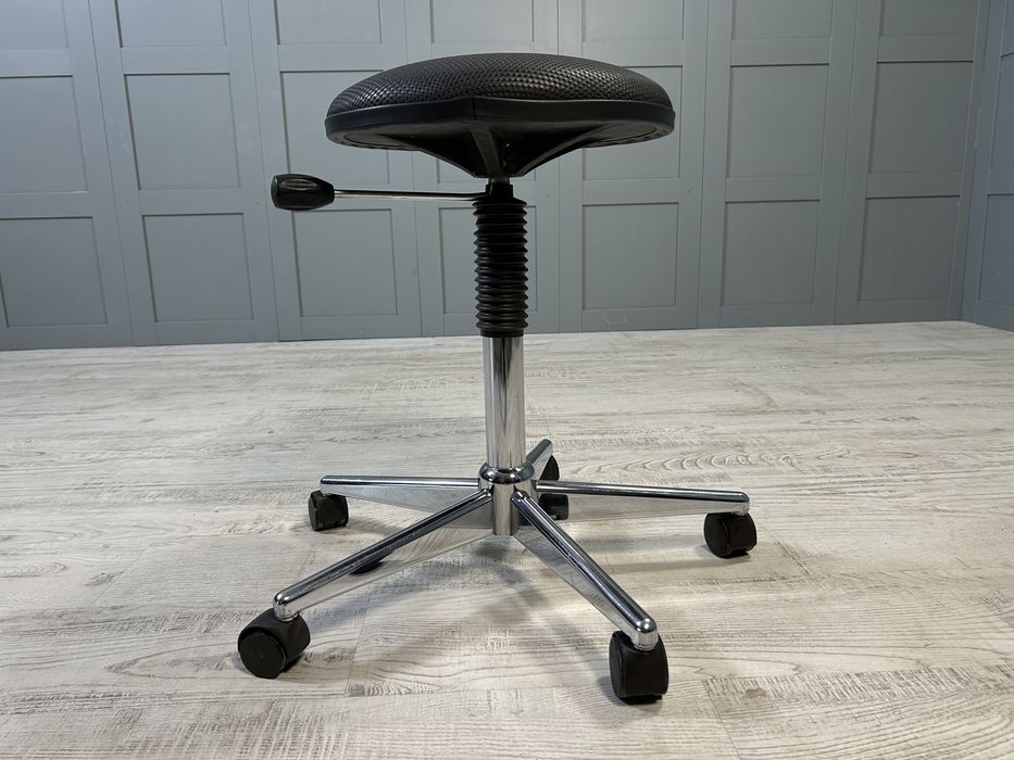 Винтидж табуретка на колела Giroflex Г356