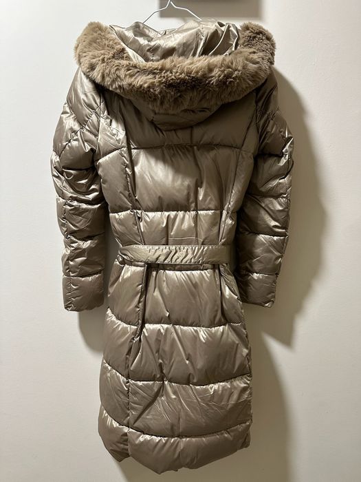 Чисто ново!! Дамско бежово зимно яке с качулка и пух