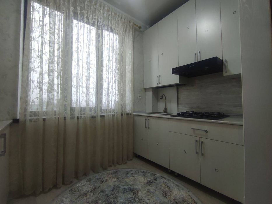 Чилонзор 14 2/5/9 сотилади