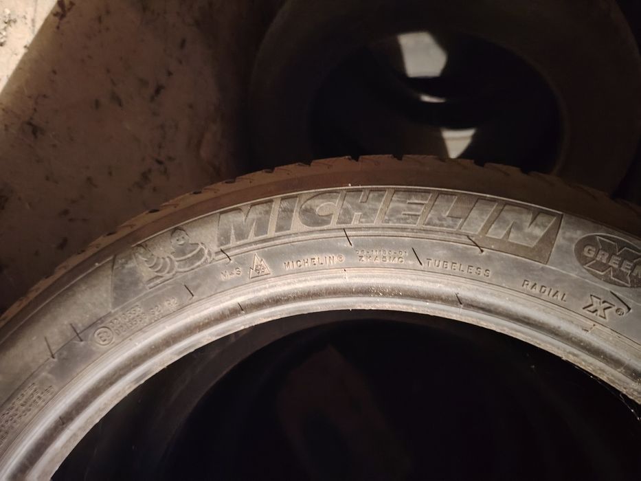 Продам Комплект шин