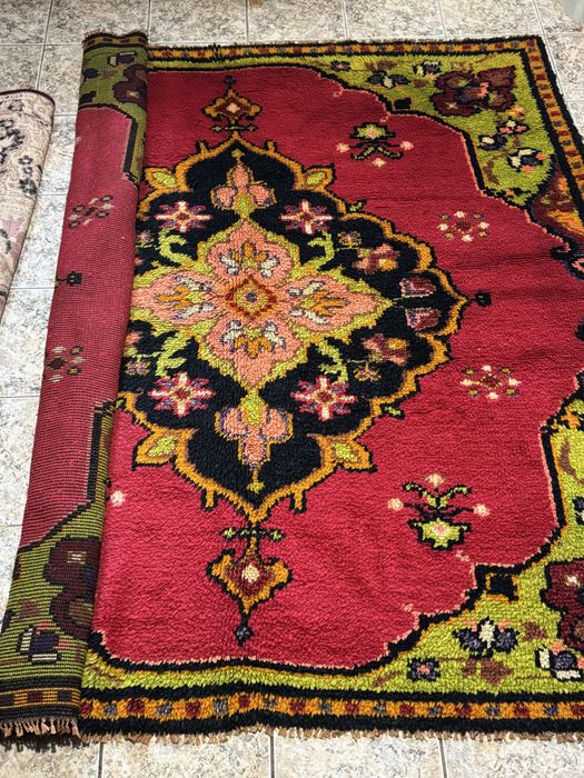 Вълнен китеник "Царската корона"