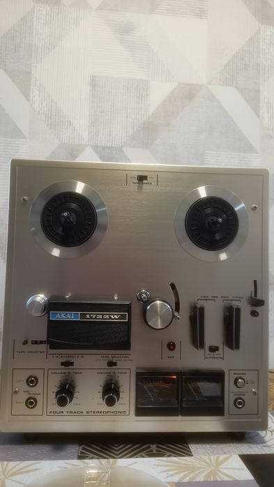 Akai 1722 W magnetofon cu difuzoare stereo