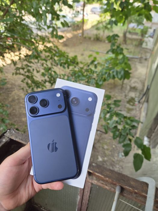 Vând sau schimb IPhone 17 pro la cutie