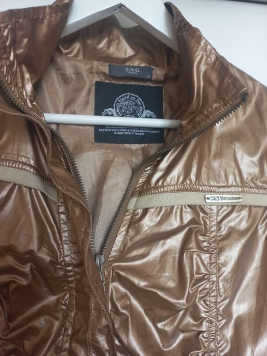 Пролетно яке .  .  .