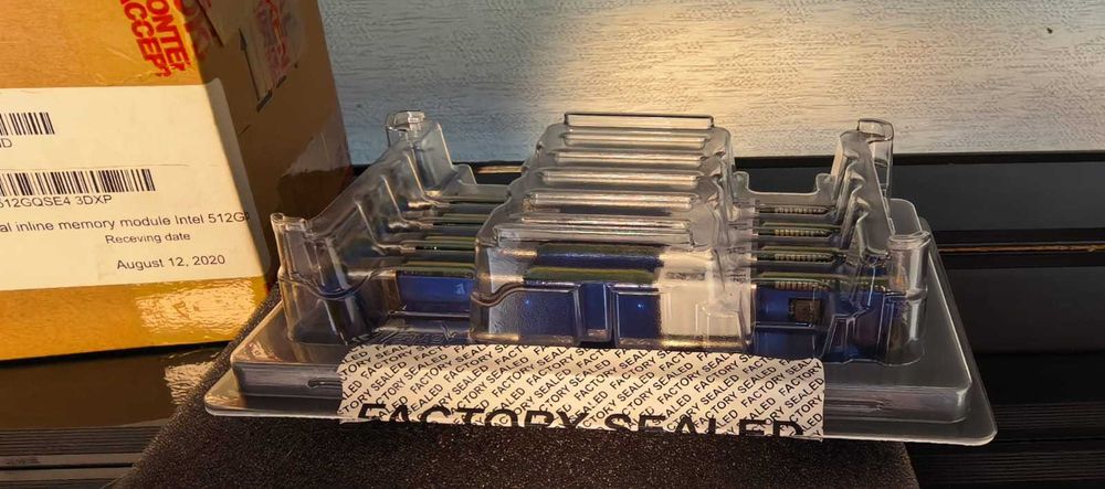 Упаковка 4 штуки Intel по 512GB Optane