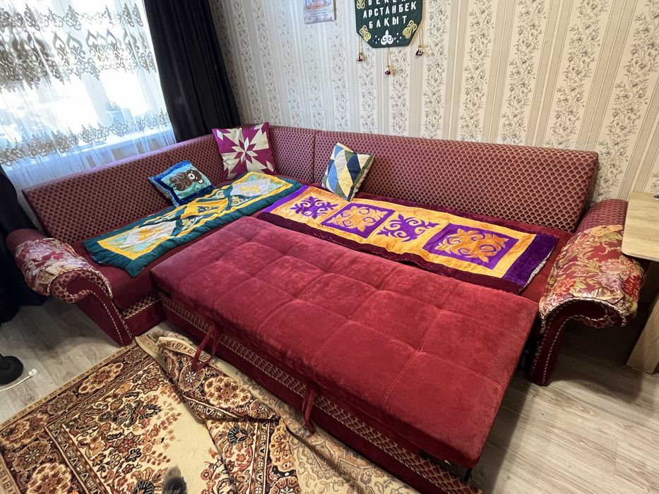 Продам диван угловой