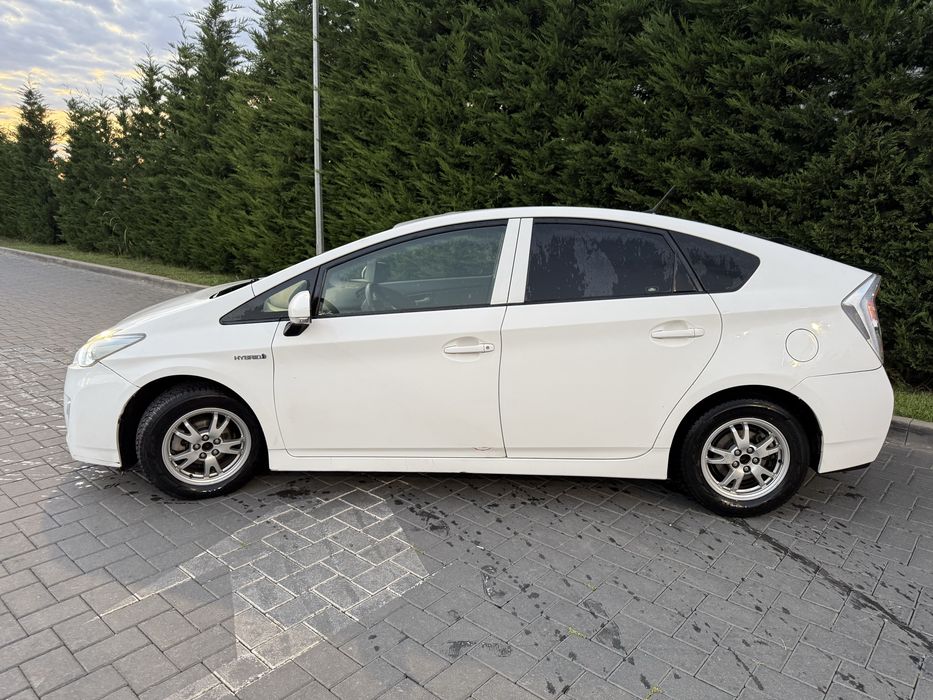 Inchiriez auto / rent a car cutie automata GPL