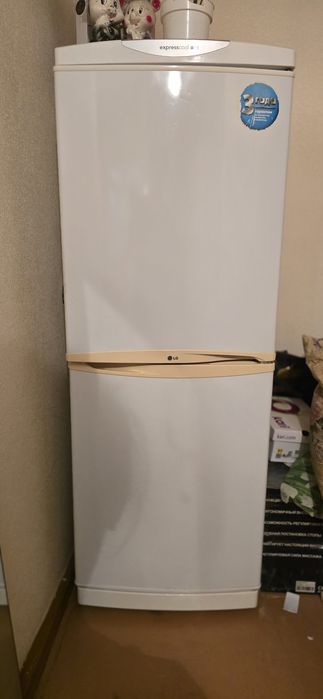 Продам холодильник б/у