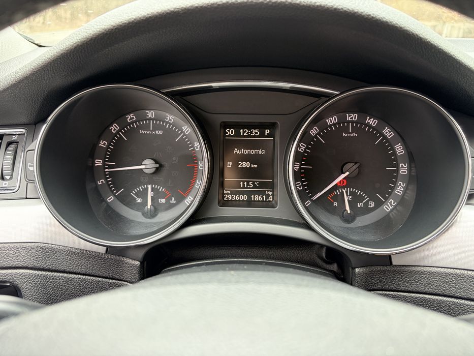 Vând Skoda Superb 2