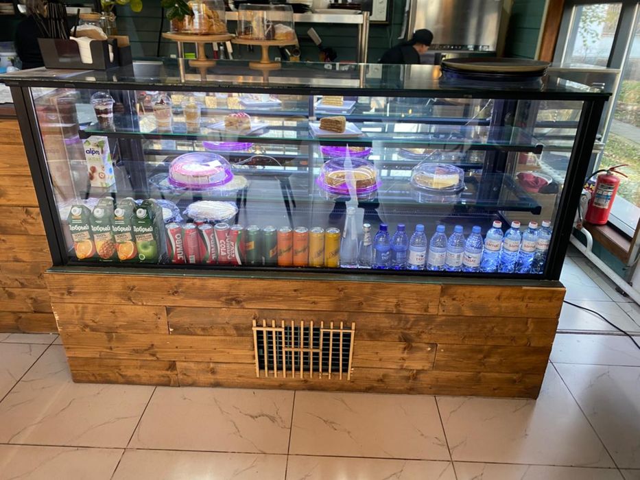 Не дорого продам витрину холодильник!