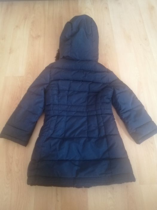 Детско яке с качулка за есенно зимен сезон.