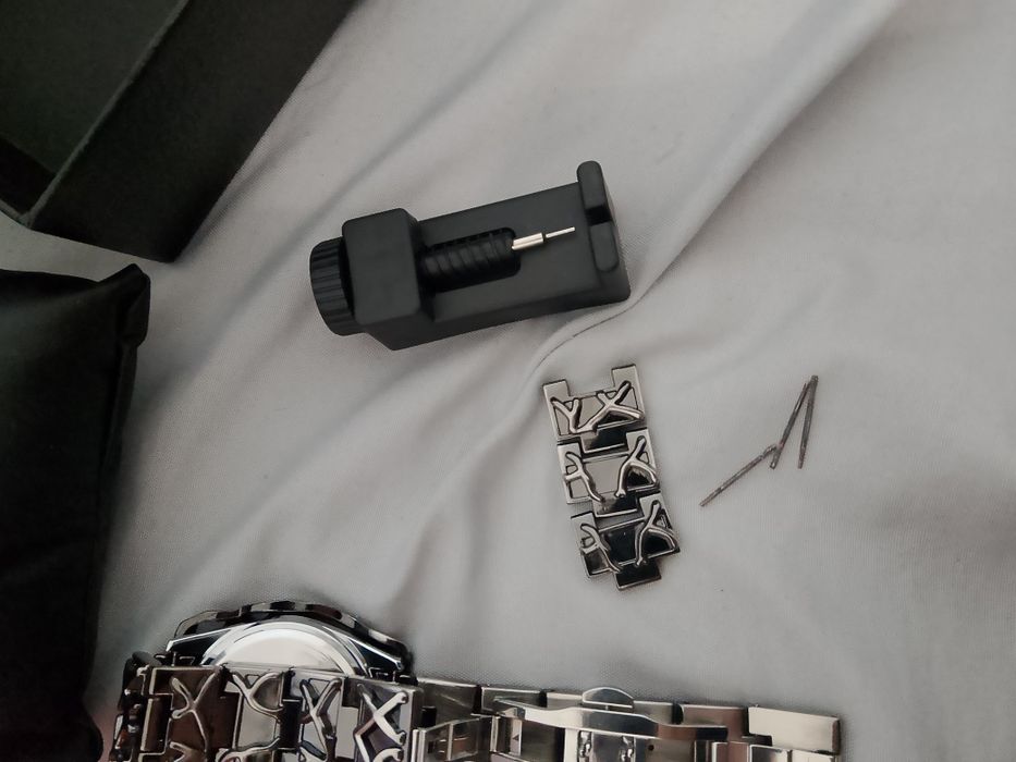 часы в стиле alabaster