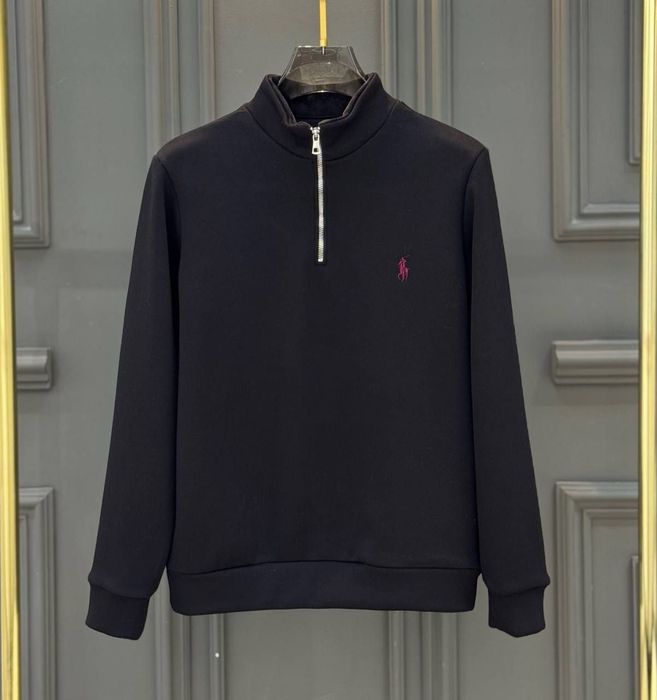 Кийим кечаклар сотилади