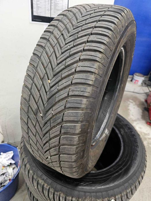 Зимни гуми Toyo Celsius AS2 215/65/R16 4 броя - почти нови.