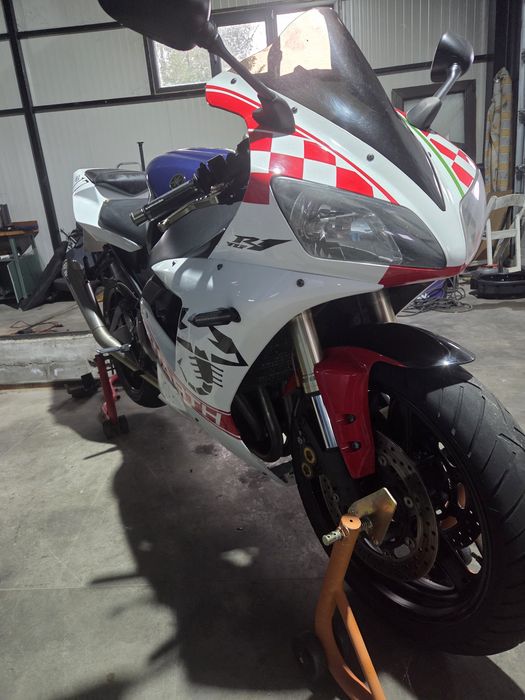 Yamaha r1 ediție limitata