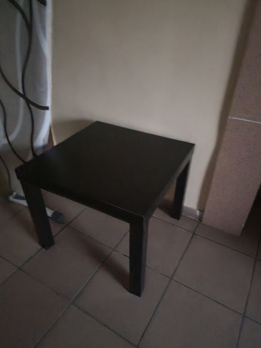 Стол новый бежевый