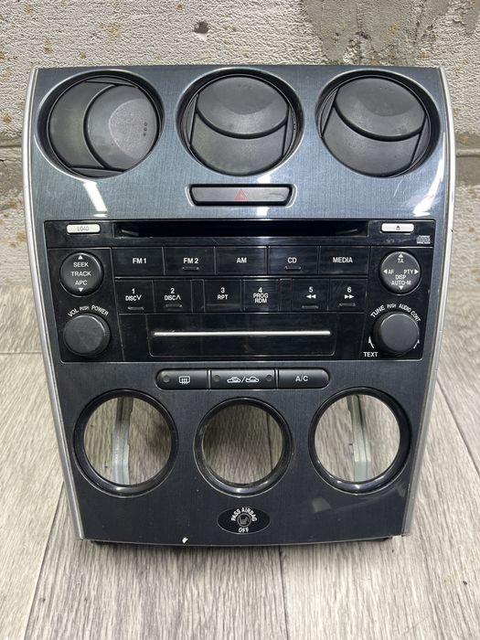 Консоль Мазда 6 с Германии оригинал.