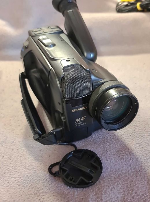 Video camera "SIEMENS" VHS-C.