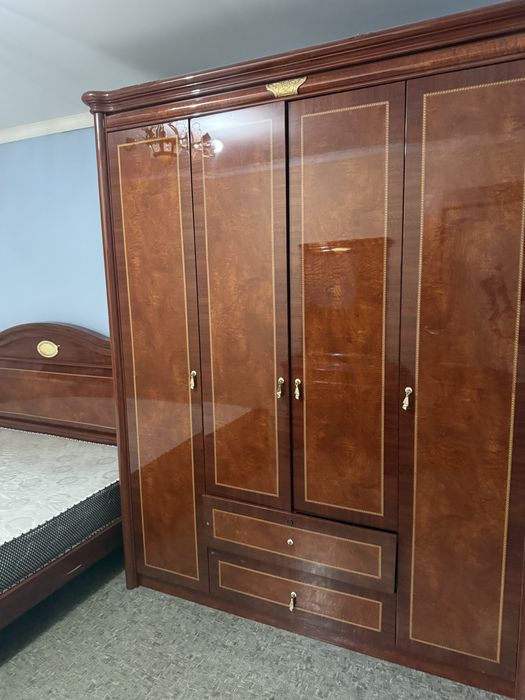 Спальный гарнитур