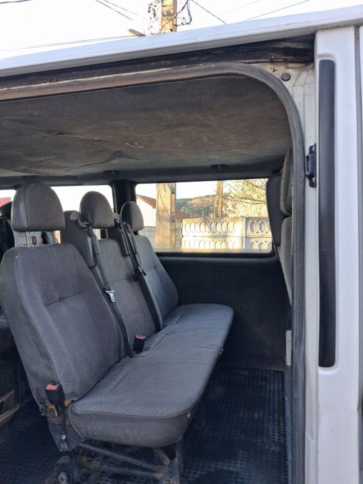 Vand Ford Transit 9 locuri 2.0 disel