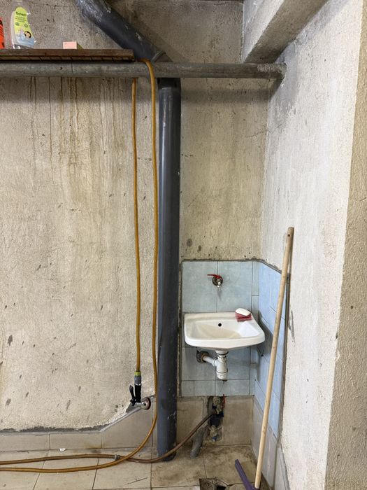 Дава се под наем Гараж / Паркомясто в София, Иван Вазов - 30 кв.м за 153 € - Снимка #1