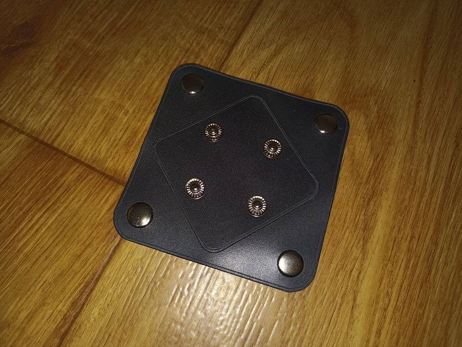 Кошелёк для монет и мелочи.