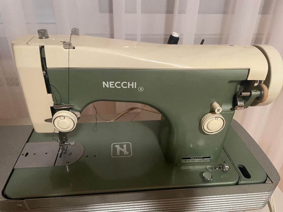 Masină de cusut NECCHI