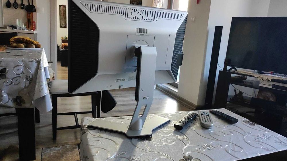 Монитор 22 Dell работещ